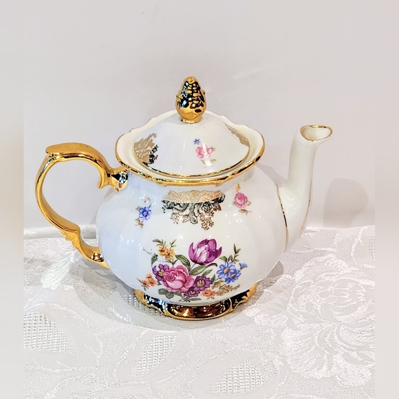 Vintage little German Tea pot. Rare Reichenbach Gold Gilded  bone china - Picture 2 of 15